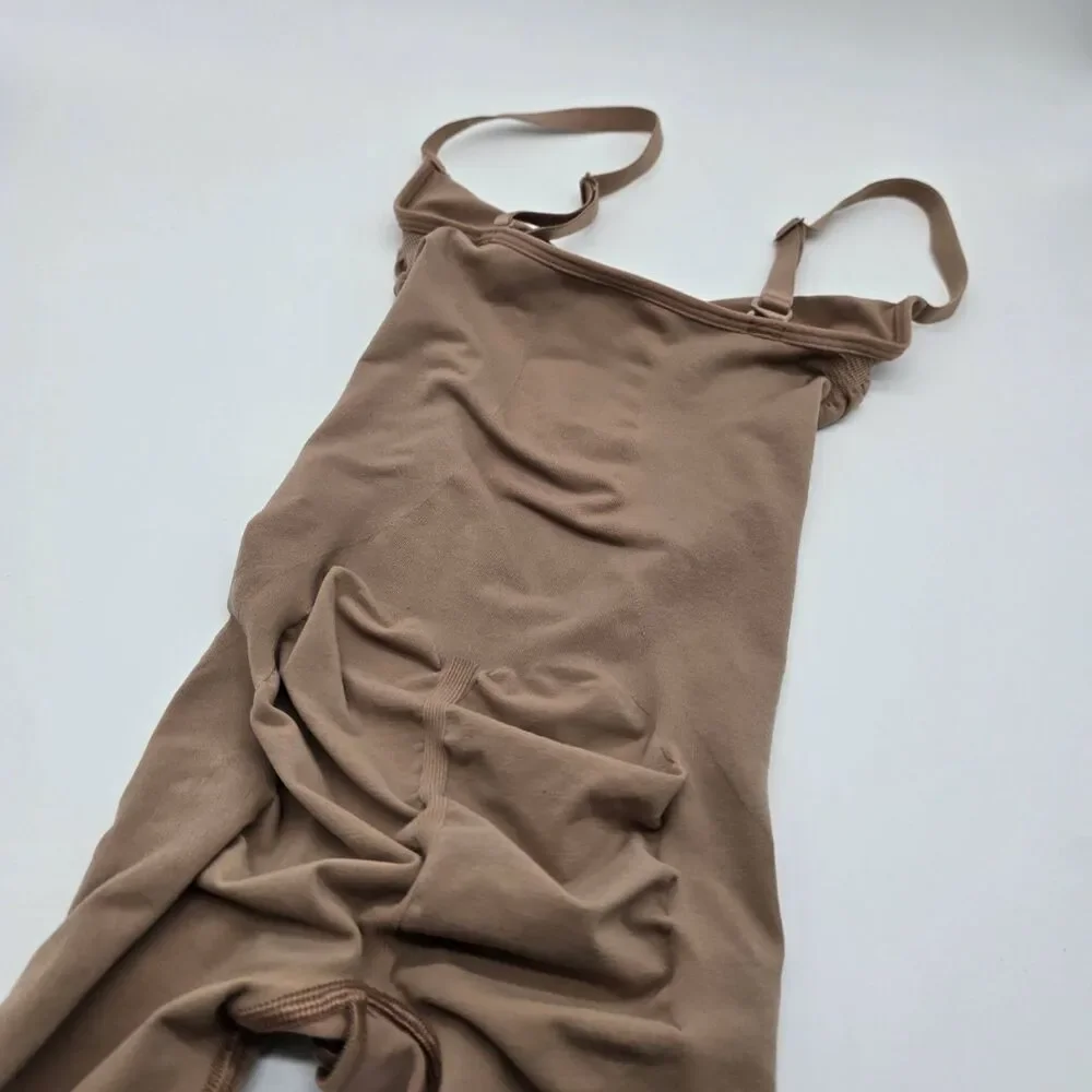 SKIMS Seamless Sculpt Catsuit XS Sienna